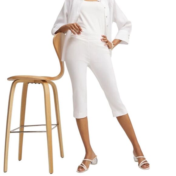 Chico’s white pull on stretch slim capri pants size 12 (Chico’s size 2) - Picture 1 of 9